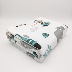 Cambiador de paseo acolchado estampado Safari en petitmandarina.com