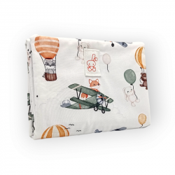 Cambiador de paseo acolchado estampado volando en petitmandarina.com