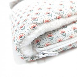 Saco para bebe convertible en manta estampado mosaico flores mint rose en petitmandarina.com