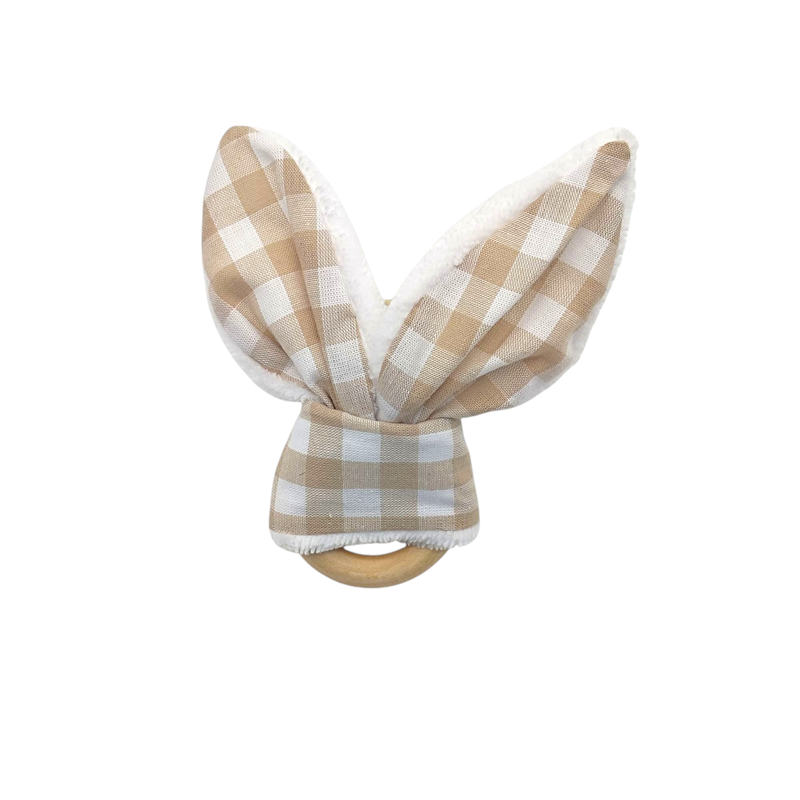 Mordedor orejas para bebe con estampado Vichy sand en petitmandarina.com